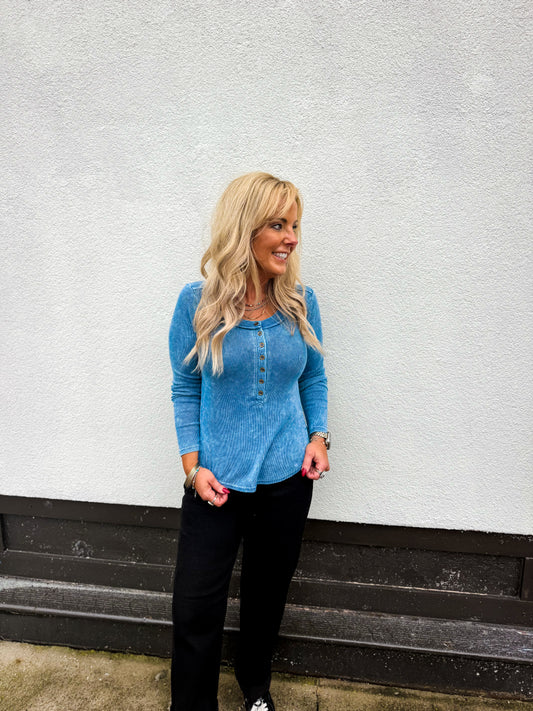 The Sawyer Henley Vintage Blue