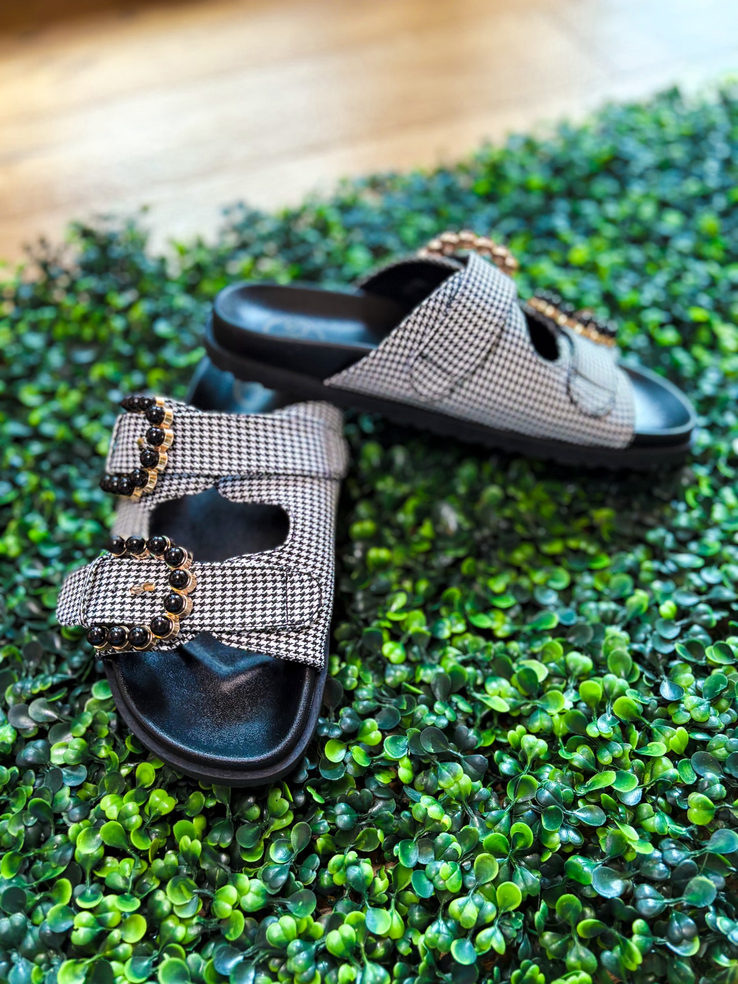 Kelly Houndstooth Sandal
